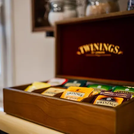 Sui Tetti Di Centro, Casa Dei Colori * Bologna