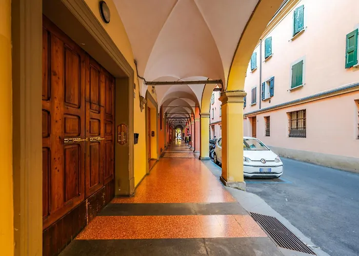 Sui Tetti Di Centro, Casa Dei Colori شقة بولونيا