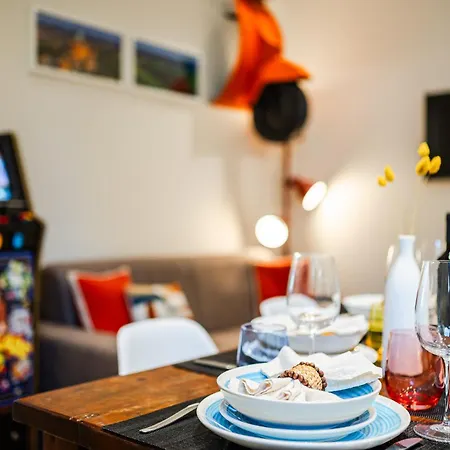 Sui Tetti Di Centro, Casa Dei Colori * Bolonya