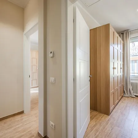 Sui Tetti Di Centro, Casa Dei Colori * Bolonya