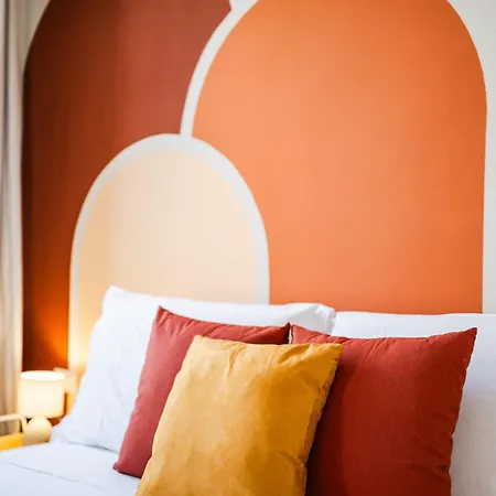 Sui Tetti Di Centro, Casa Dei Colori Bolonya