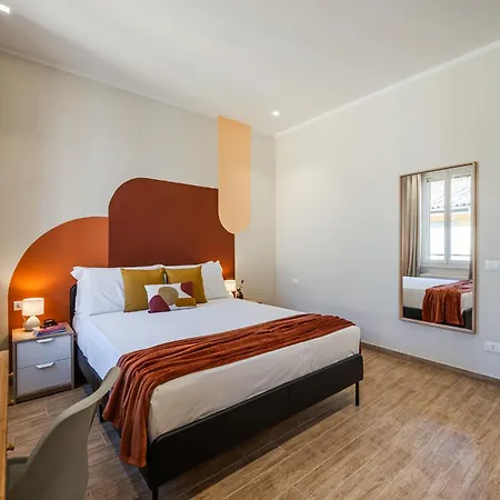 Sui Tetti Di Centro, Casa Dei Colori * Bolonya